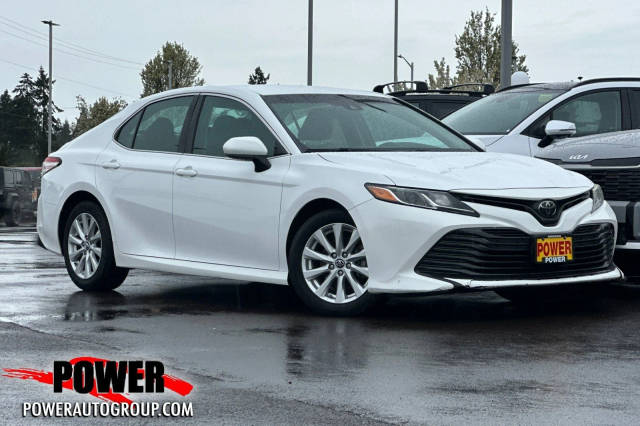 2018 Toyota Camry LE FWD photo