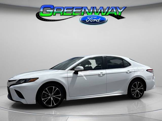 2020 Toyota Camry SE FWD photo
