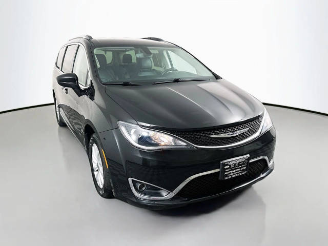 2020 Chrysler Pacifica Minivan Touring L FWD photo