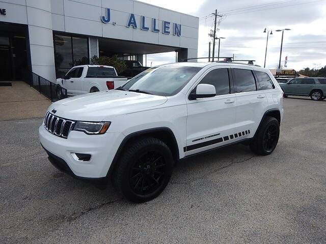 2020 Jeep Grand Cherokee Laredo E 4WD photo