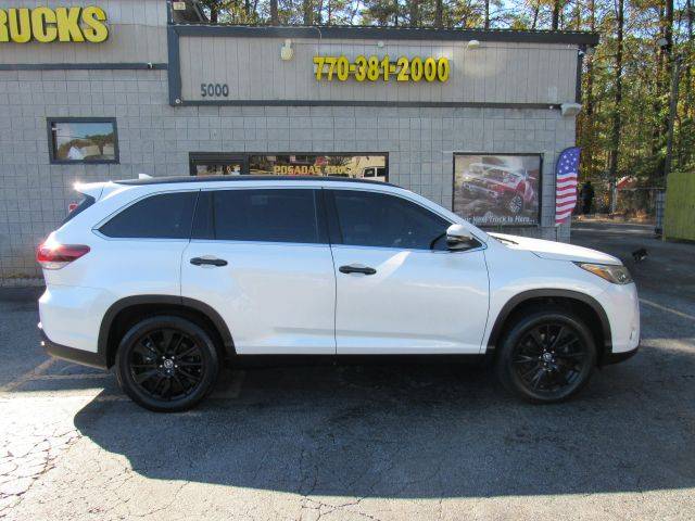 2019 Toyota Highlander SE FWD photo