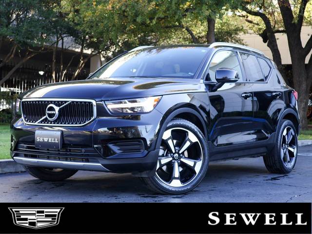 2020 Volvo XC40 Momentum AWD photo