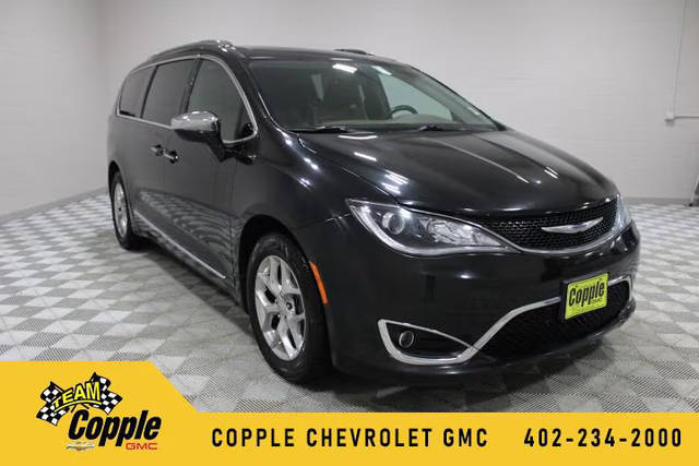 2018 Chrysler Pacifica Minivan Limited FWD photo