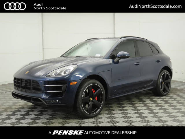 2016 Porsche Macan Turbo AWD photo