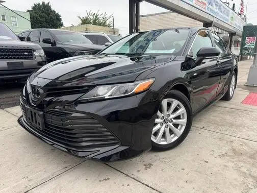 2020 Toyota Camry LE FWD photo