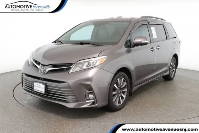 2020 Toyota Sienna Limited Premium AWD photo