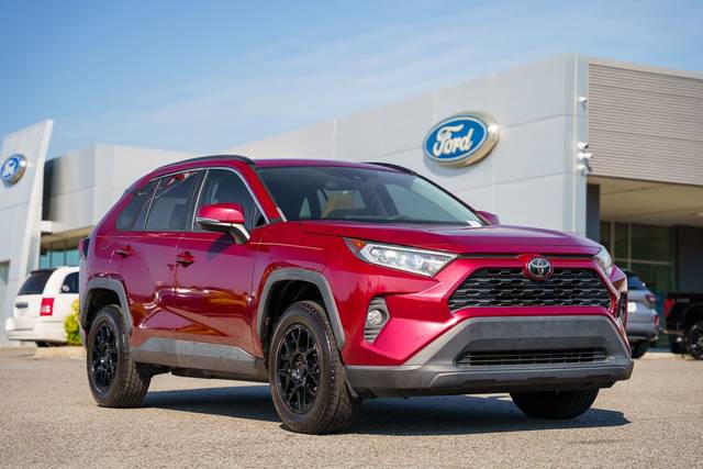 2019 Toyota RAV4 XLE FWD photo
