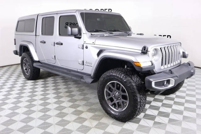 2020 Jeep Gladiator Overland 4WD photo