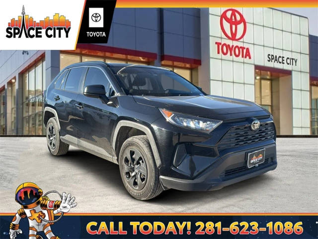 2019 Toyota RAV4 LE FWD photo