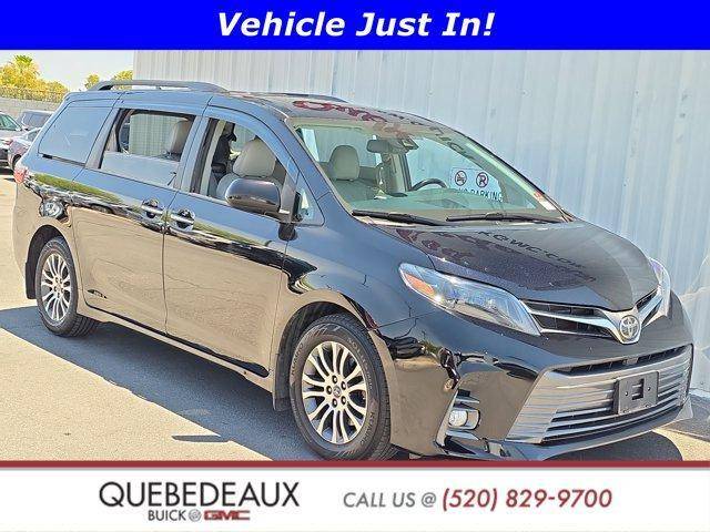 2020 Toyota Sienna XLE FWD photo