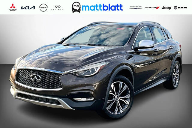 2017 Infiniti QX30 Premium AWD photo