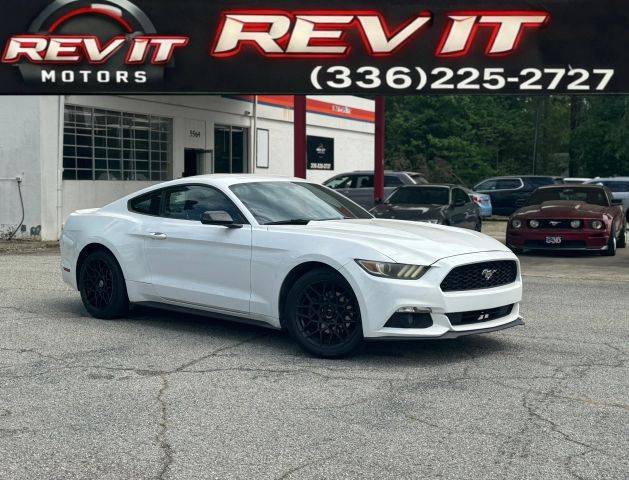 2015 Ford Mustang V6 RWD photo