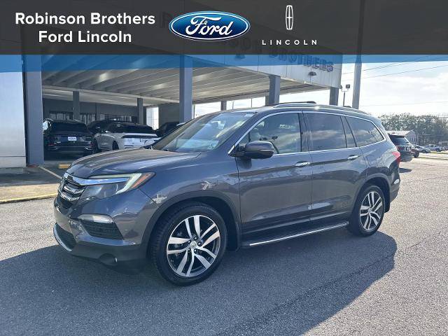 2016 Honda Pilot Touring FWD photo