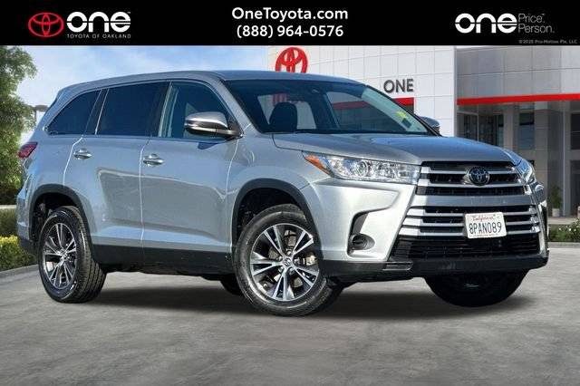 2019 Toyota Highlander LE FWD photo