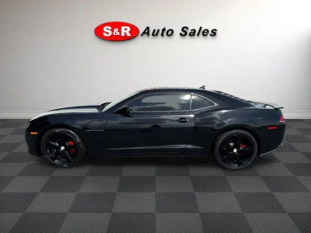 2015 Chevrolet Camaro LT RWD photo