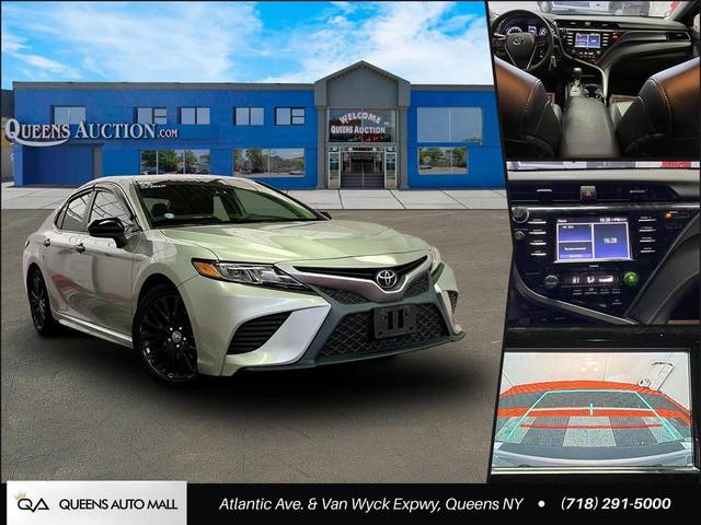 2020 Toyota Camry SE Nightshade FWD photo