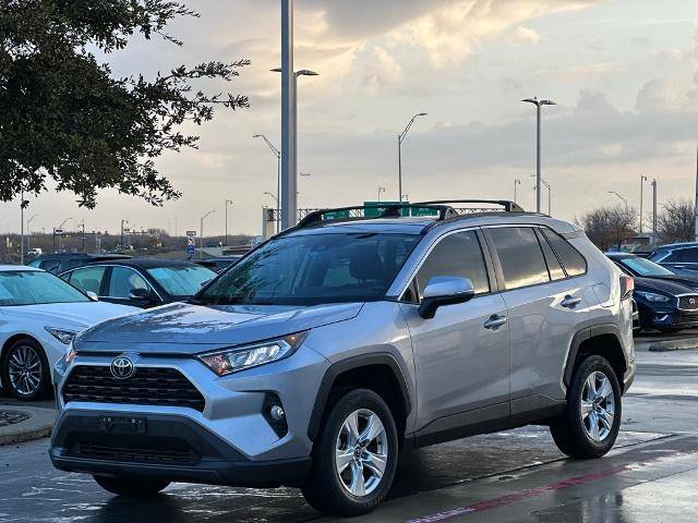 2019 Toyota RAV4 XLE FWD photo