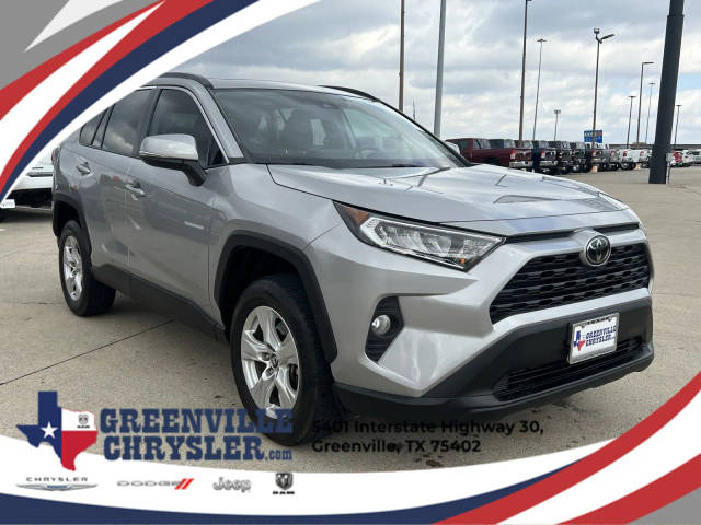 2019 Toyota RAV4 XLE FWD photo