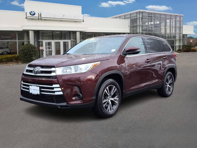 2019 Toyota Highlander LE FWD photo