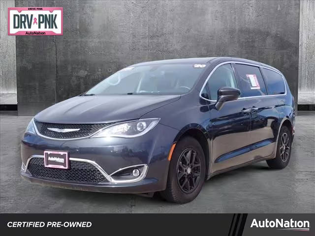 2020 Chrysler Pacifica Minivan Touring FWD photo