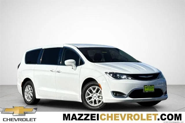 2020 Chrysler Pacifica Minivan Touring FWD photo