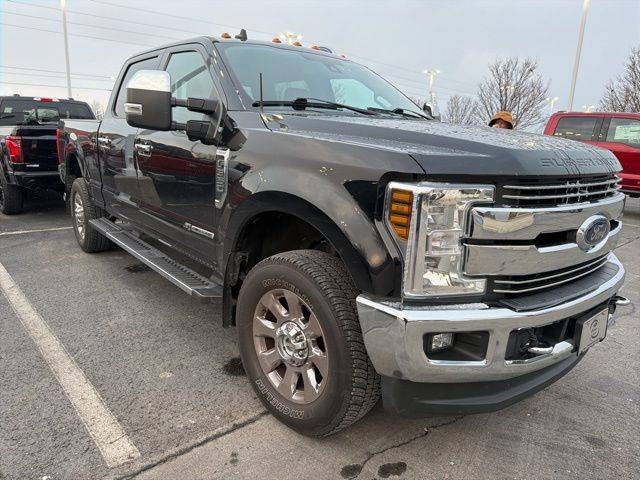 2019 Ford F-350 Super Duty LARIAT 4WD photo