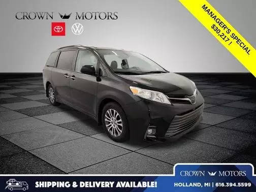 2020 Toyota Sienna XLE FWD photo