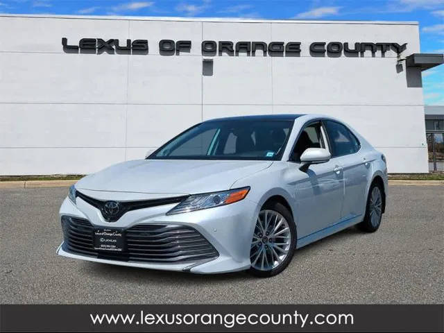 2020 Toyota Camry XLE V6 FWD photo
