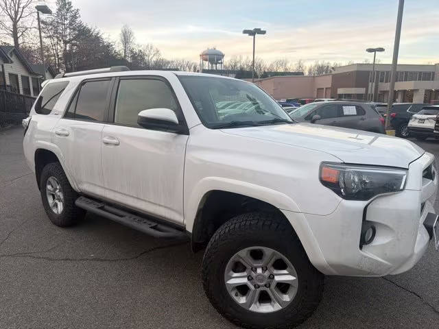 2020 Toyota 4Runner SR5 4WD photo