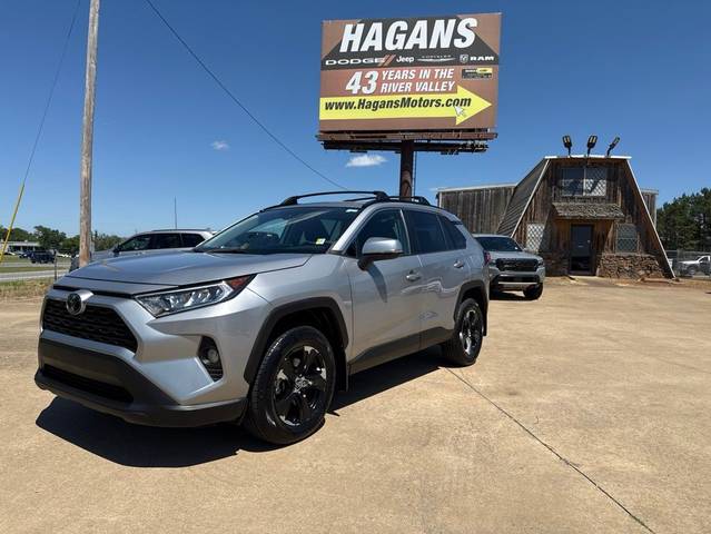 2019 Toyota RAV4 XLE FWD photo