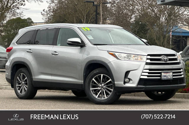2019 Toyota Highlander XLE AWD photo