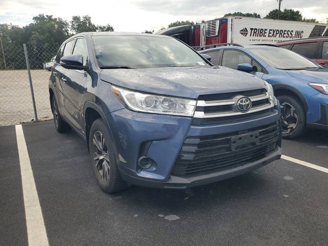 2019 Toyota Highlander LE AWD photo