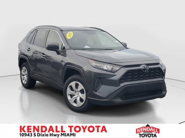 2019 Toyota RAV4 LE FWD photo