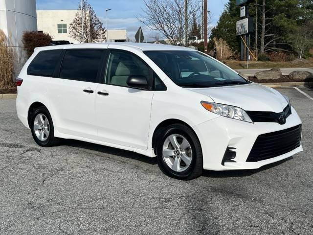 2020 Toyota Sienna L FWD photo