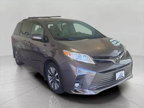 2020 Toyota Sienna XLE AWD photo