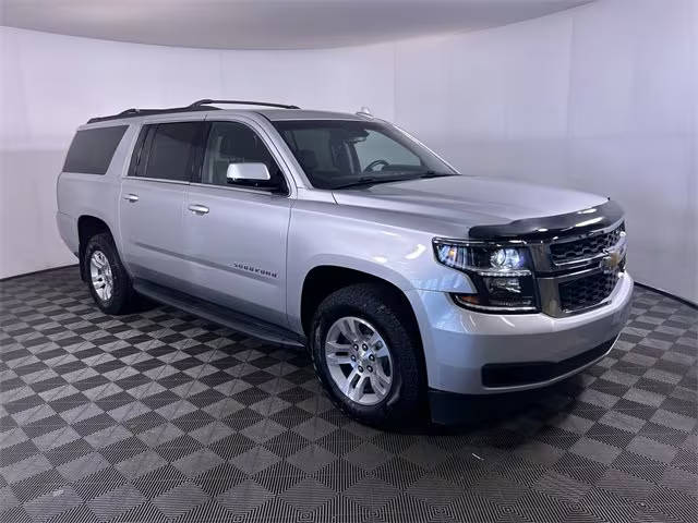 2018 Chevrolet Suburban LT 4WD photo