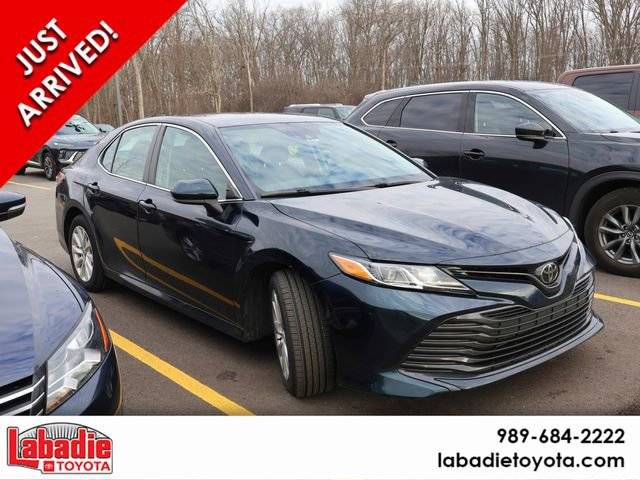2020 Toyota Camry LE FWD photo