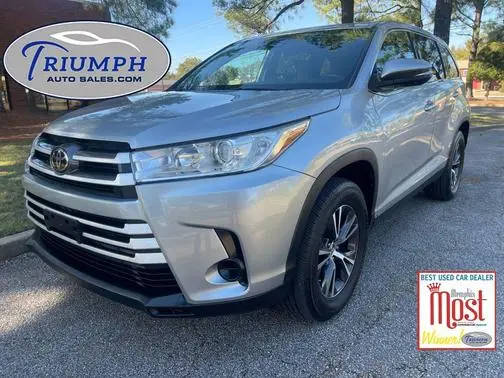 2019 Toyota Highlander LE FWD photo