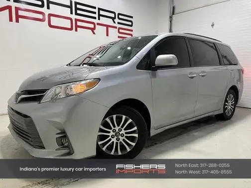 2018 Toyota Sienna XLE FWD photo