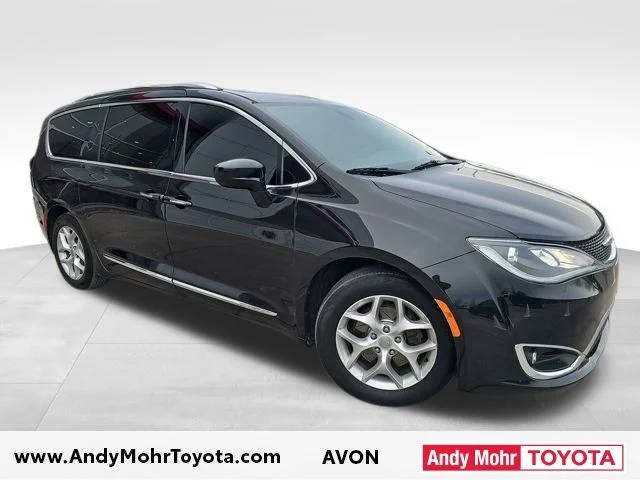 2018 Chrysler Pacifica Minivan Touring L Plus FWD photo