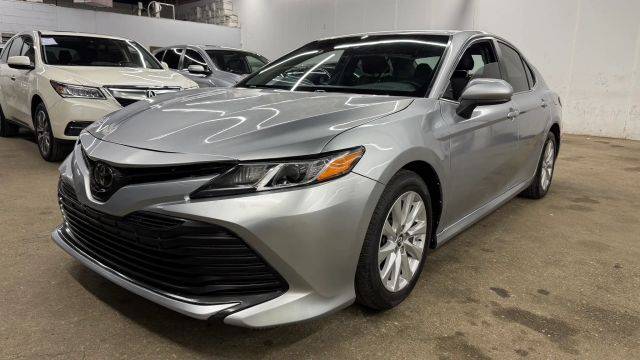 2018 Toyota Camry LE FWD photo