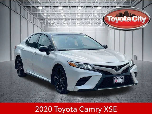 2020 Toyota Camry XSE FWD photo