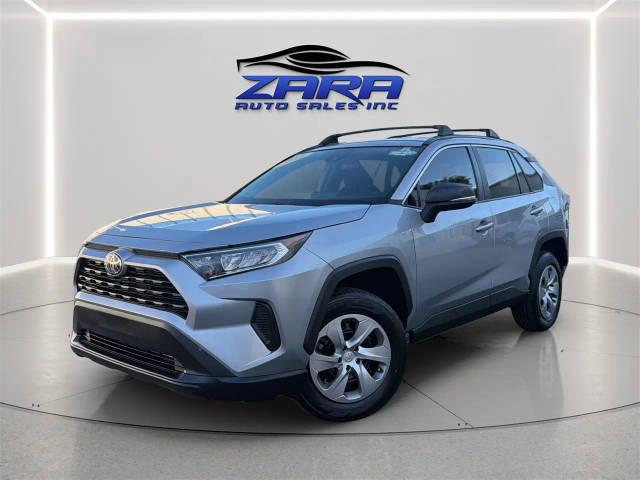 2019 Toyota RAV4 LE AWD photo