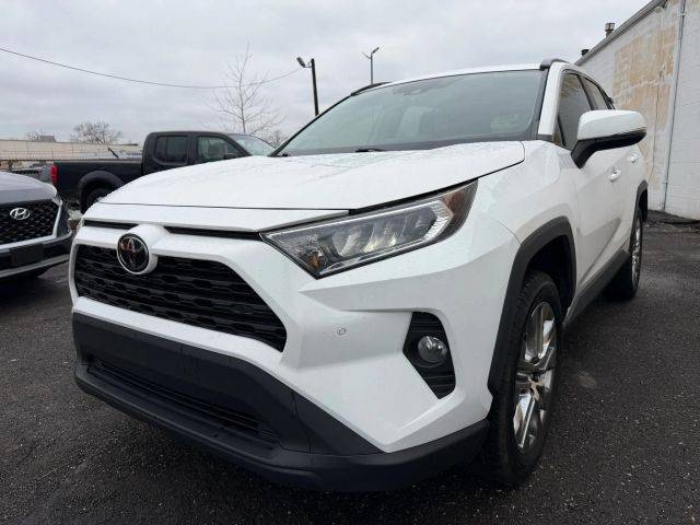 2020 Toyota RAV4 XLE Premium FWD photo