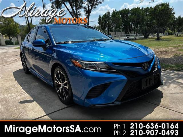 2019 Toyota Camry SE FWD photo
