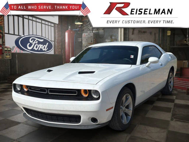 2019 Dodge Challenger SXT RWD photo