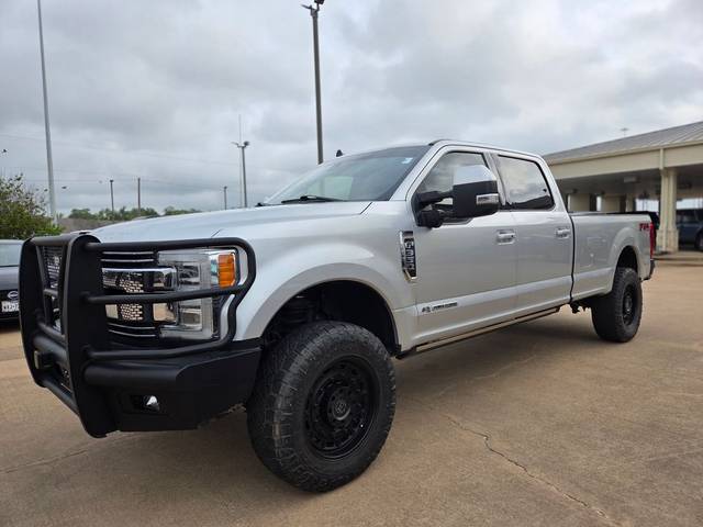 2019 Ford F-350 Super Duty LARIAT 4WD photo