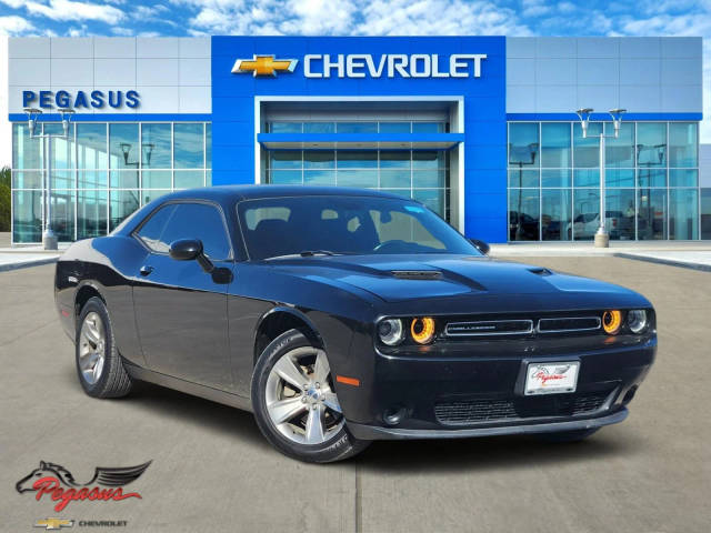 2019 Dodge Challenger SXT RWD photo