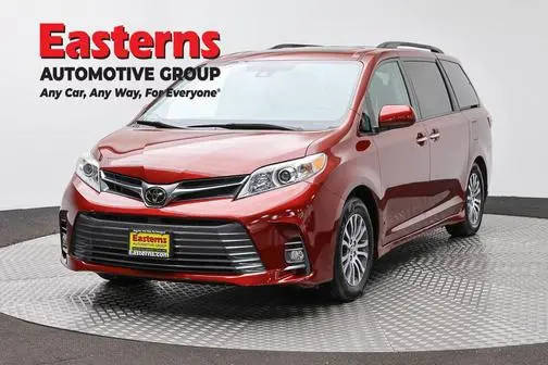 2019 Toyota Sienna XLE FWD photo