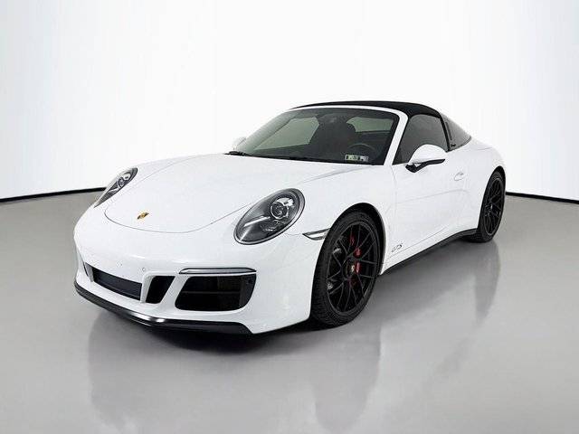 2019 Porsche 911 4 GTS AWD photo